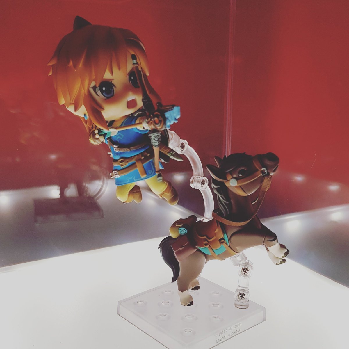 KapinKong's tweet photo. #BotW Link #Nendoroid looks pretty sweet in his new home the #Ikea #synas box! https://t.co/QgHiH7TDlD