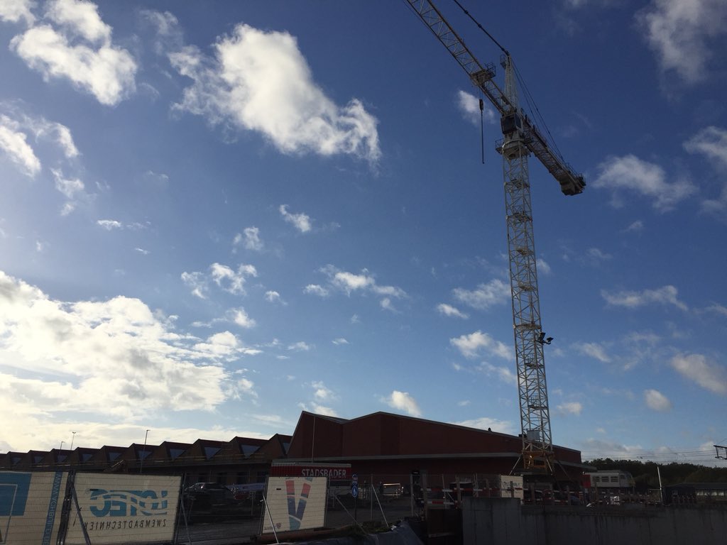 roelvandommele's tweet image. Eerste steenlegging nieuw zwembad
Campus #Kortrijk Weide
I love this place!
#howest
