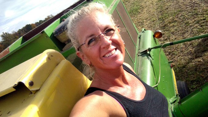 Yes I'm a farm girl!! https://t.co/9WznySLeZf<a href="/tag/retweet"class="tags"><span>#retweet</span></a>