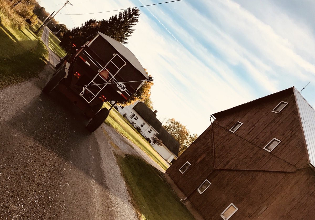 huntwithfred's tweet photo. #cycling #ontheroad #enjoytheride #harvesttime https://t.co/8emraKtQ4Y
