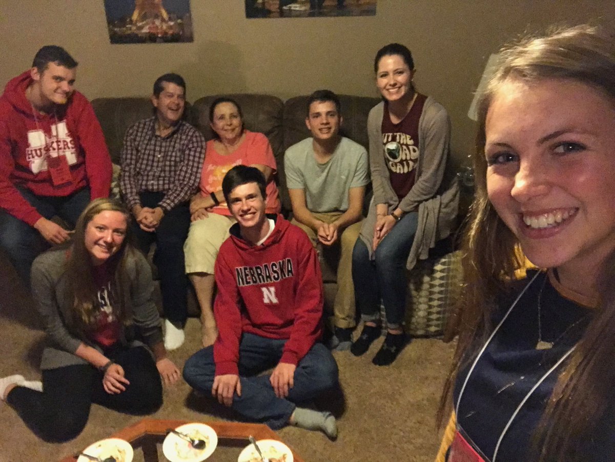 realSamMellema's tweet photo. Ice cream Sunday’s for the win!!!! Sharon’s cooking game on point!!! #NavsMainEvent2017 https://t.co/2qwpwLzLsz