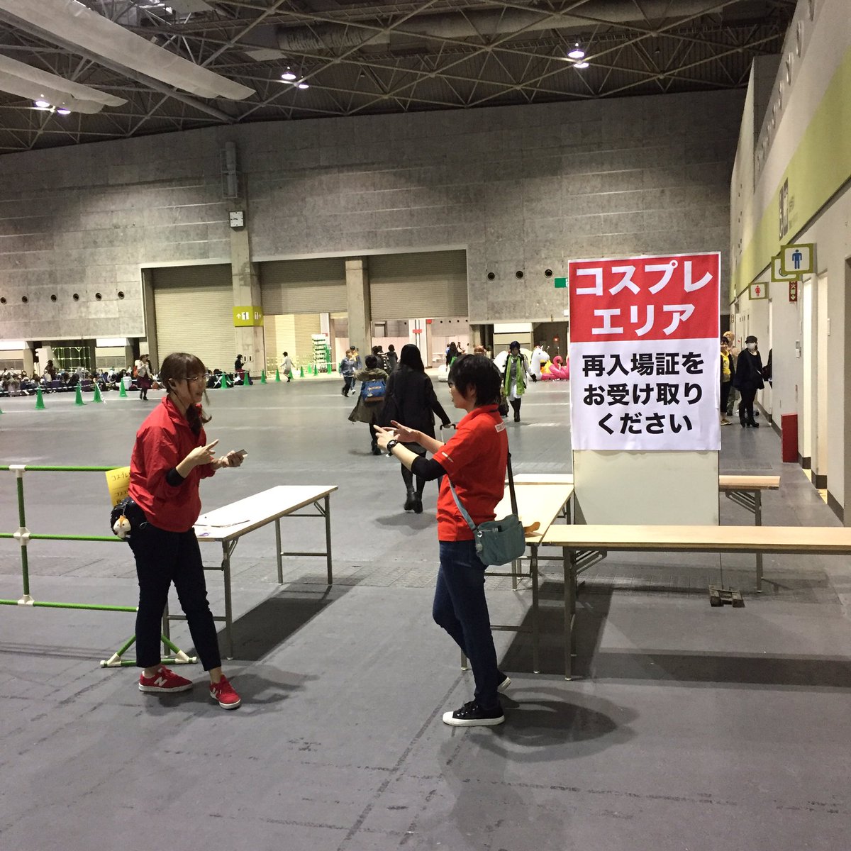 サークル参加のコスプレ更衣は2号館で再入場証を受け取り1号館更衣室へ