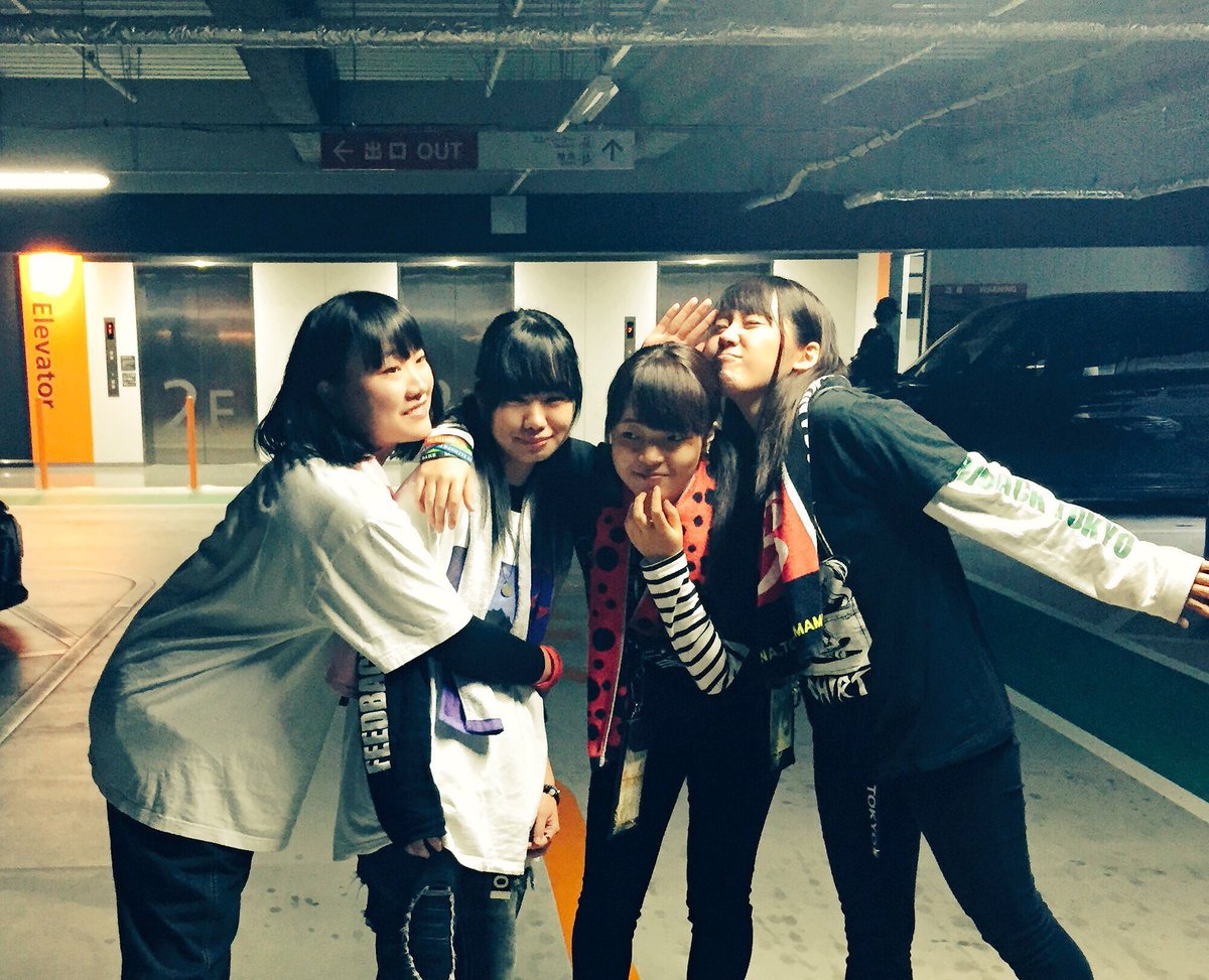 mao_1210's tweet photo. こーやって呟くのはだいぶお久しぶりです。

ひっそり大阪行って、楽しんでました☺️

やっぱりSCANDALかっこいいし、はるなさん大好きだなって改めて思いました✌︎
ブルエンとのツーマンアツすぎた🔥🔥

皆さまありがとうございました☻♪ https://t.co/a4VxXafRZm