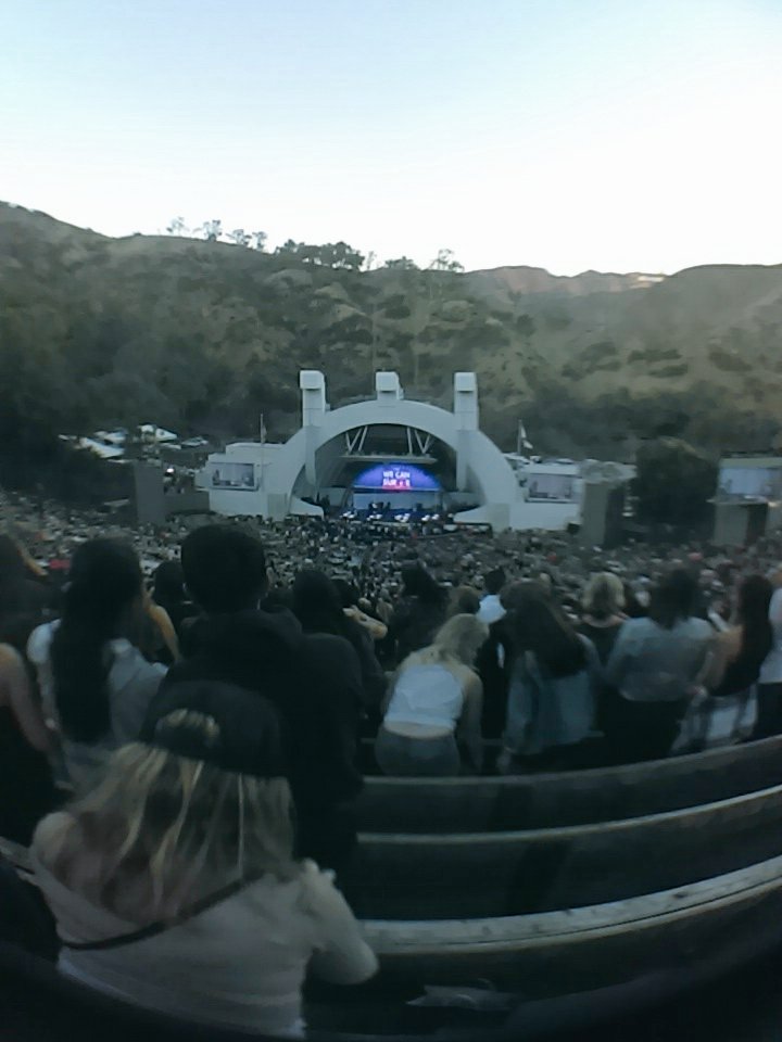 Melissaa_Flores's tweet photo. We need a better view to see @samsmithworld 😭😂😊
#WECANSURVIVE5PITENTRY ❤ https://t.co/WgRn1t8oiw