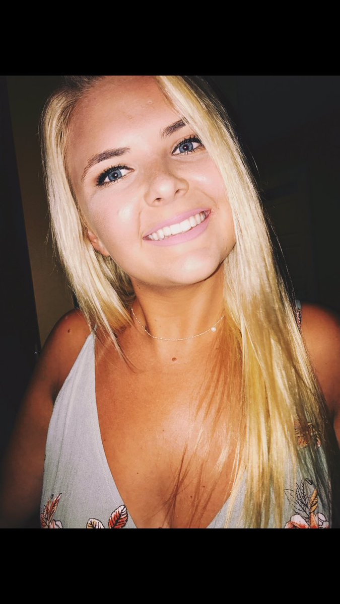 memphis_hottest's tweet photo. OH SHT WE BACK BITCHES COMIN IN STRONG THOSE BLUE EYES COULD PULL ANY GUY AND WE NOTICED THAT CHEST TOO AYE SHE DEF ON THE HOT LIST https://t.co/DUauQGAXN9