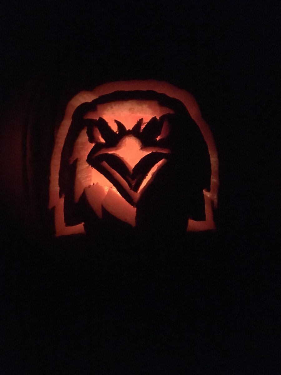 IsaacDaigle's tweet photo. Seemed only fitting to tribute my pumpkin to the #halloweenmachine @GRhockeyHS @GRactivities @FollowThePuck https://t.co/igtUDMlgMs