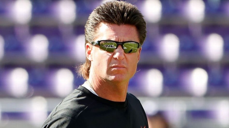 eickhoff3's tweet image. I’m a man, I have a mullet.