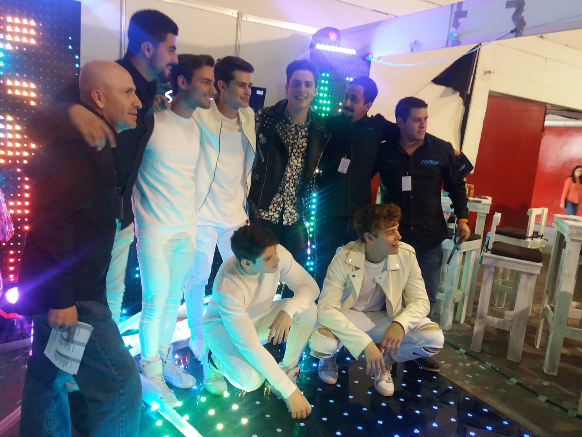 XXIVBereXXIV's tweet photo. @JPcarrascoof siempre haciéndome caso🤗😘 los adoro chicos😉💖💜💙💚❤#JPLover #LThreever https://t.co/9wtjBGm6wh
