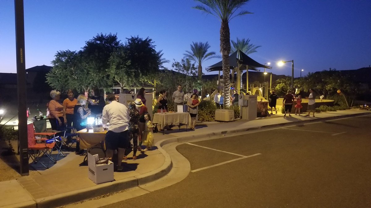 MarkStewart_AZ's tweet photo. #fultonranch Last stop on the GAIN tour. Mayor & Council visiting Chandler block parties all evening.
#community #GAIN
#lovechandler https://t.co/TEUA6VBAl0