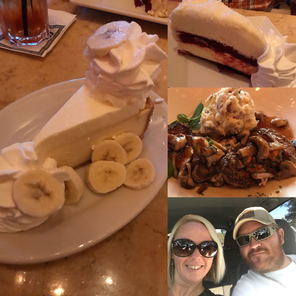 cammie0128's tweet photo. #weddinganniversary #cheesecakefactory #vbfunnybone #virginiabeach #greattimes https://t.co/zHg12PoKGm