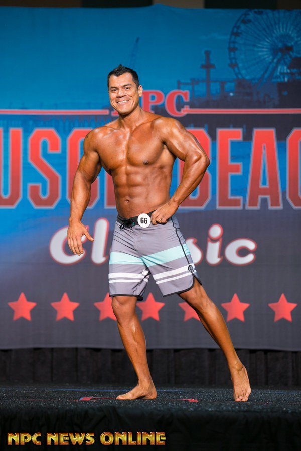 rollinsw0llen's tweet photo. @NPCNewsOnline stage shot from #musclebeachclassic #npcnewsonline #jamesjames #npctexas #actorslife @LVFTapparel #lvft #livefit #teamlvft https://t.co/IzMq3b6YGK