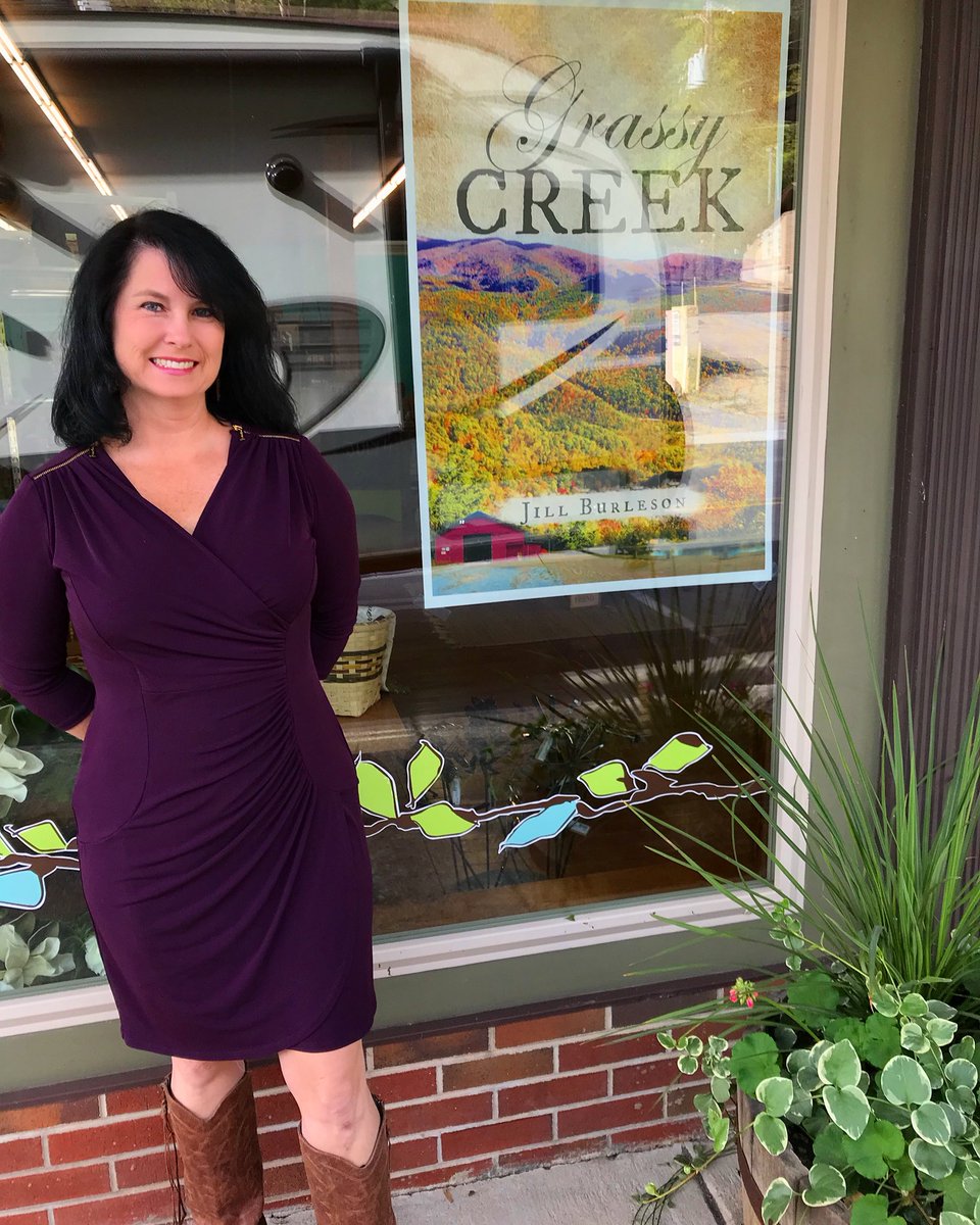 jill_runner's tweet photo. Enjoyed meeting a hunch of folks today at my first book signing!  So exciting! More to come!  Thank you @TheMarketonOak for hosting! https://t.co/I5xPMf5Wkd