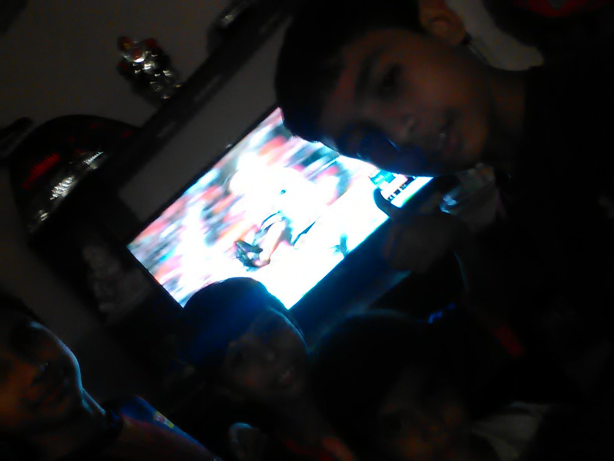 trluismi's tweet photo. #mlbxfox viendo el juego  desde Maracaibo Venezuela vamos yankees https://t.co/eY95XY6taF