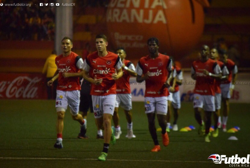 FutbolCR's tweet photo. #Apertura2017 #CSHvLDA
@csherediano1921 y @ldacr listos para una edición más del clásico provincial.
⏱🎙📊→https://t.co/VWVrNCTaG5 https://t.co/bAIJDW4FNB