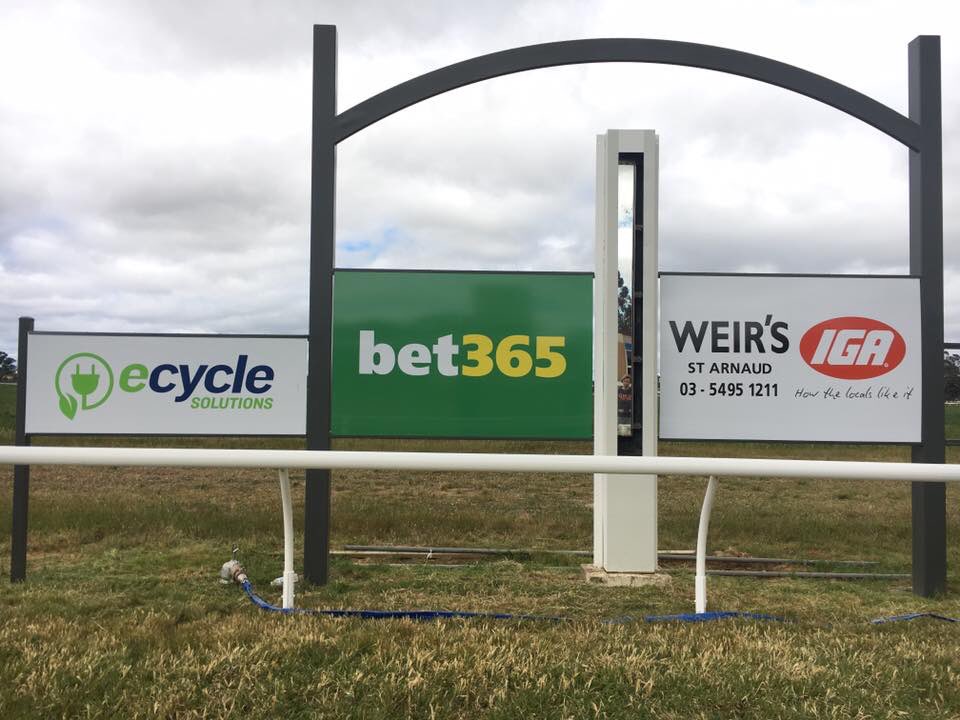 StArnaudTC's tweet photo. New winning post is looking a treat ahead of the Weir's Supa IGA St Arnaud Cup next Saturday 28th October 🎉🐎 https://t.co/MhqctTlKSm