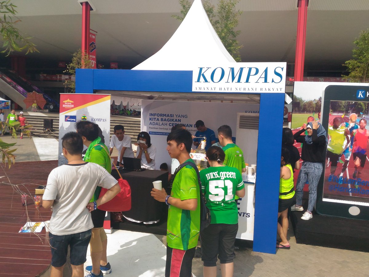 AsiaPulpPaperID's tweet photo. Berbagai macam Produk Sinar Mas, APP, Kompas bisa dikunjungi di Booth #Paperun2017 https://t.co/FvuvjeVi5t