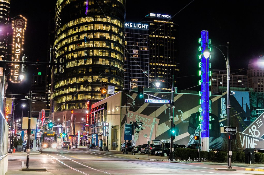 VisitKC's tweet photo. #FlickrKC: Street view at night in the @KCPLDistrict. https://t.co/uvso0VnoKc https://t.co/nYCuW5qT8o