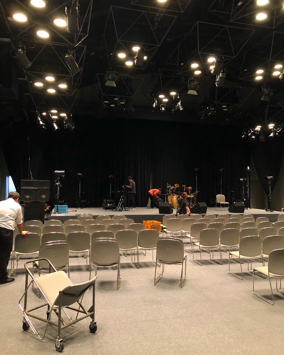 Uzivatel 竜馬 竜馬四重奏 Na Twitteru いよいよ竜馬ソロワンマンライブです 会場セッティングも着々と 原宿 クエストホール 当日券あるよ