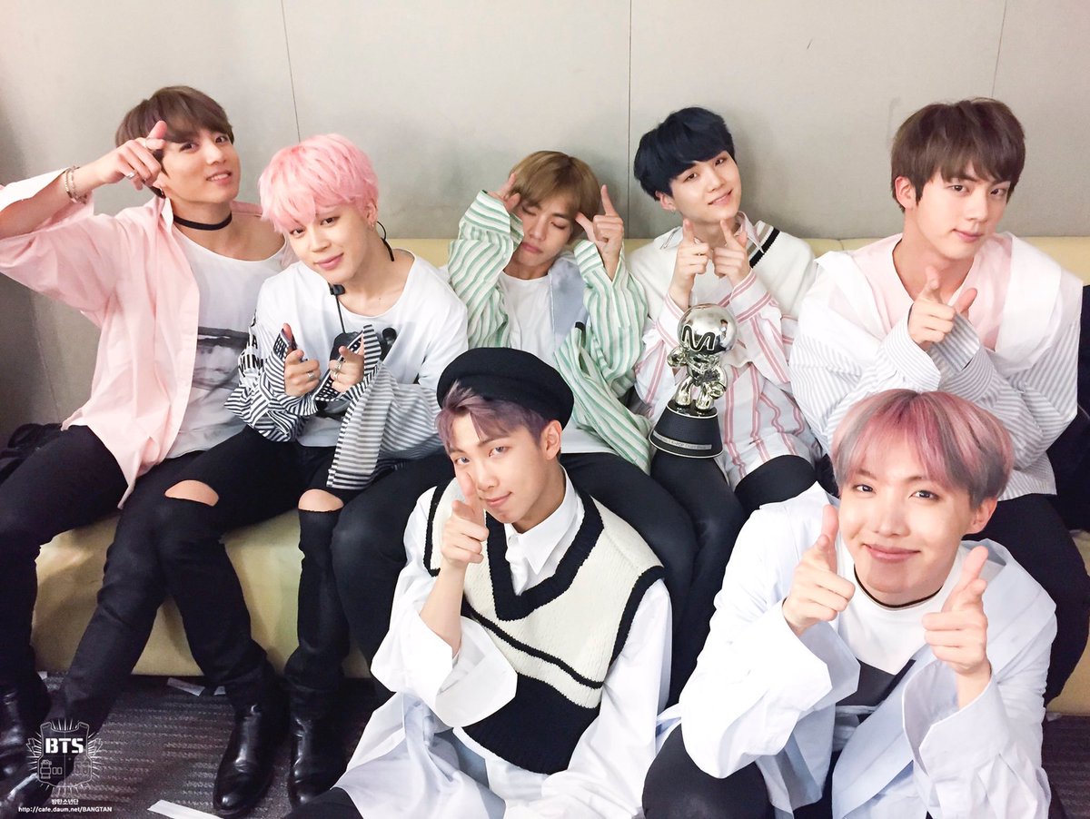 sunriseokmin's tweet photo. I LOVE THEM SO MUCH https://t.co/IRVnjcPief