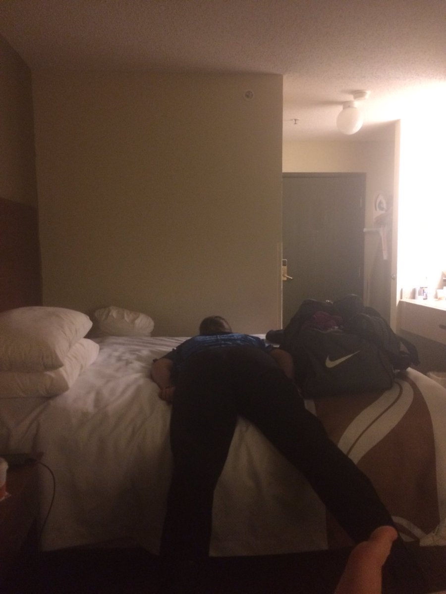 Carlie_1995's tweet photo. @jhanks2015 has been waiting one and half days for food network (it still isn't working)...this is the face of defeat ππ
#HPRConference17 https://t.co/YsurICnE9c