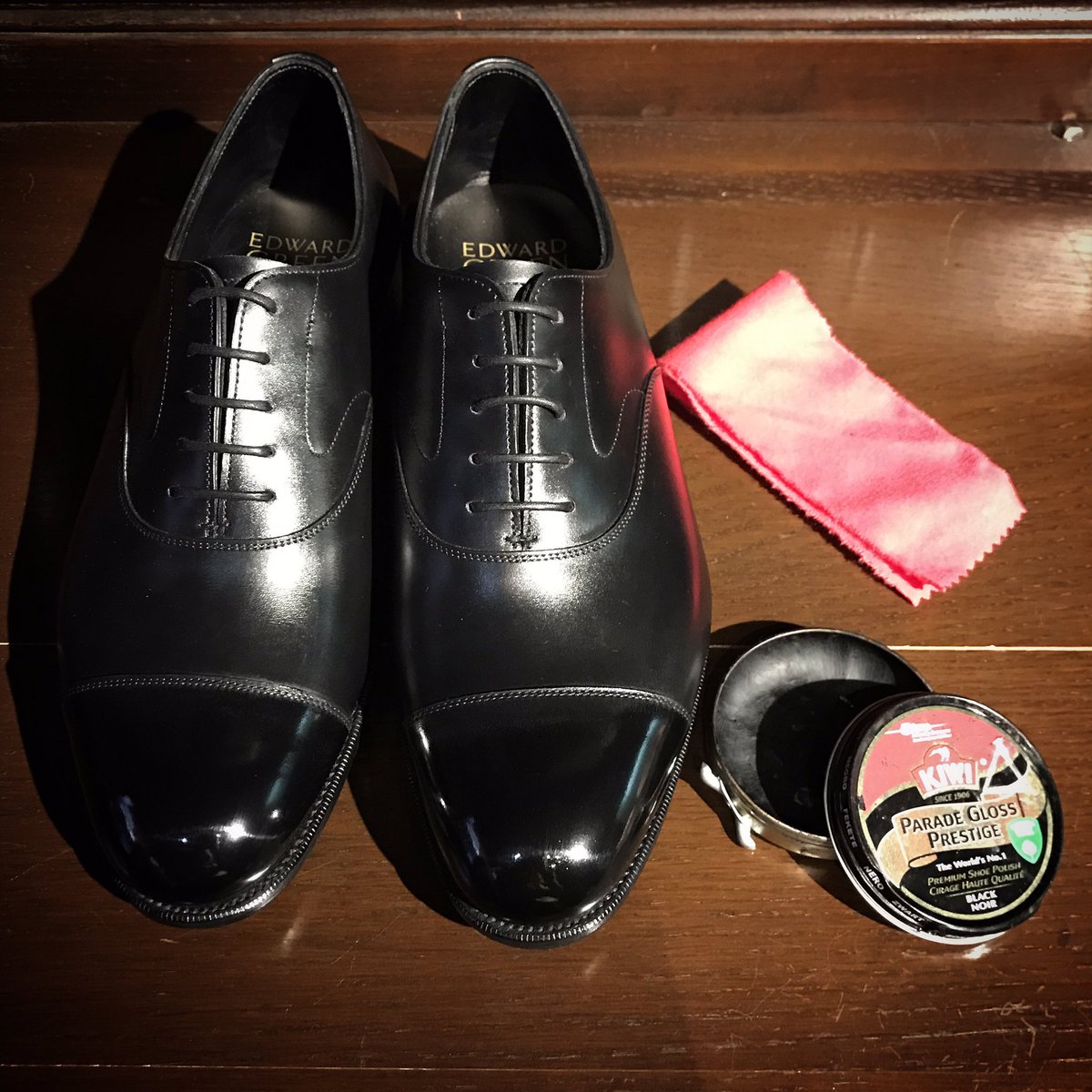 تويتر ラバーソール靴修理専門店ashido على تويتر 今週は結婚式前のお客様が目立ちました あいにくの曇り空ですが どうか皆様足元から輝く1日を送って下さい Edwardgreen Shoeshine Kiwi Gakuplus 靴磨き エドワードグリーン T Co Kwx3plxp6w