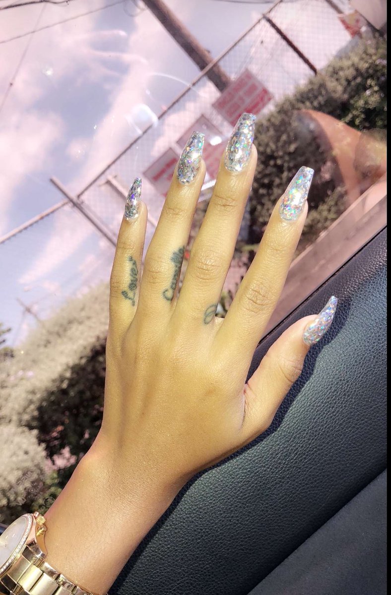GoddessCamillex's tweet photo. I wanna do my nails like this again 😫 
Who paying  
@RTbitch9 @ebonydompromos @FinDommes @rt4goddess @BlkFmSupremacy #findom #nailfetish https://t.co/xMtljSEjAA