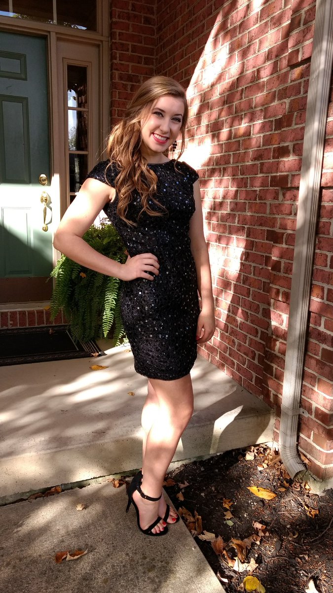 morgan_haddad's tweet photo. Look at my perfectly gorgeous little sis 😍🔥 https://t.co/kkhef5VtZ9