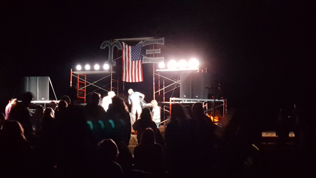 A huge S/O and thank you to all you awesome people who decided to hang with us tonight for another great Sadie Hawkins!! ΥΞ