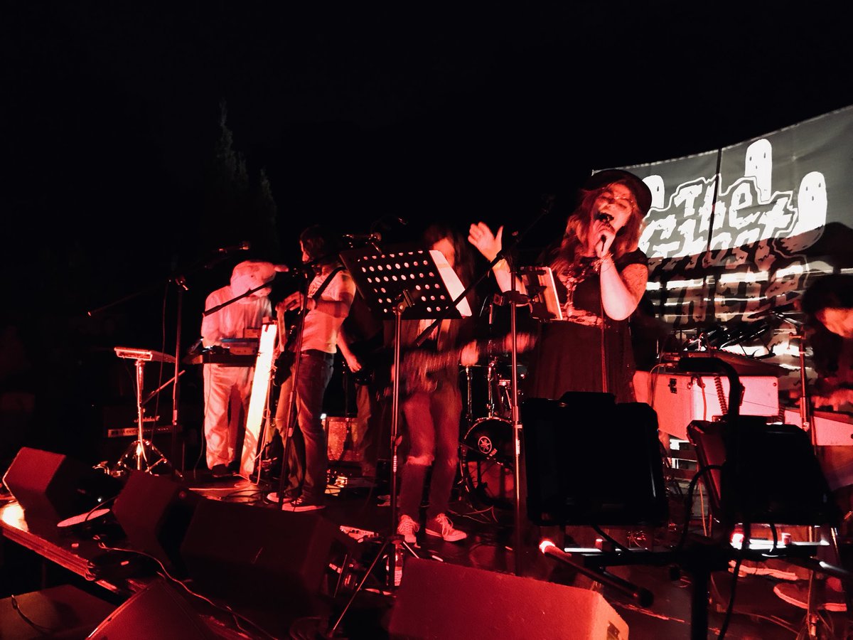 FakePlasticWeb's tweet image. Here’s Pink Floyd at tonight’s #GhostOfUncleJoes It was sickadelic - P.S. after party starts now! theghostofunclejoes.com/lineup/