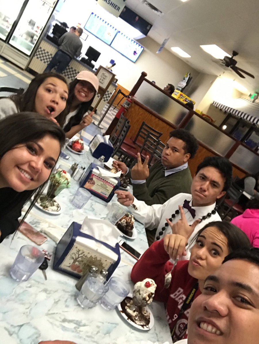 ThePolypreneur's tweet photo. Last supper for the day😂😅
#LineSquad🔥 https://t.co/4Z6usO4NlD