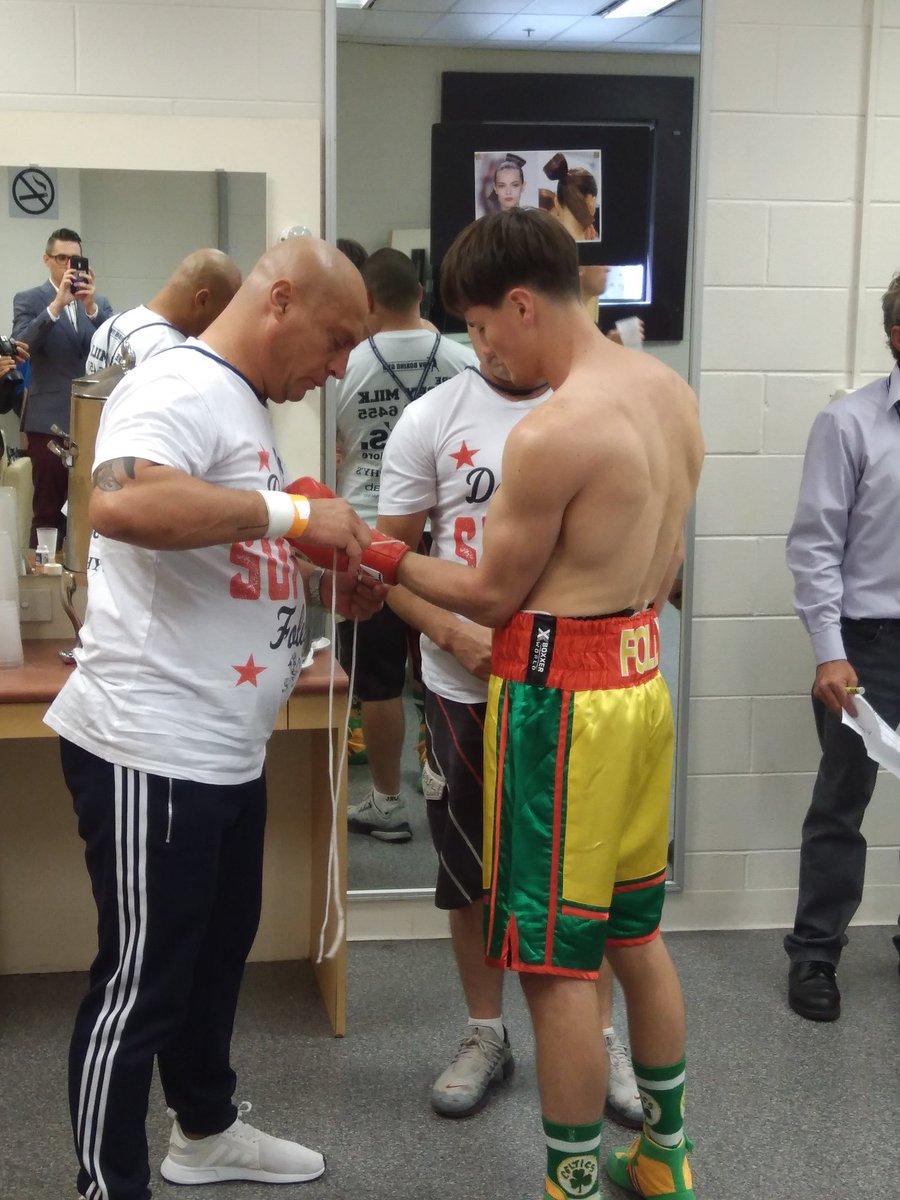 T2TBoxing's tweet photo. Darragh 'Super' Foley getting gloved up by Tony Del Vecchio #UltimateFightNight https://t.co/C42Sbrdt1D