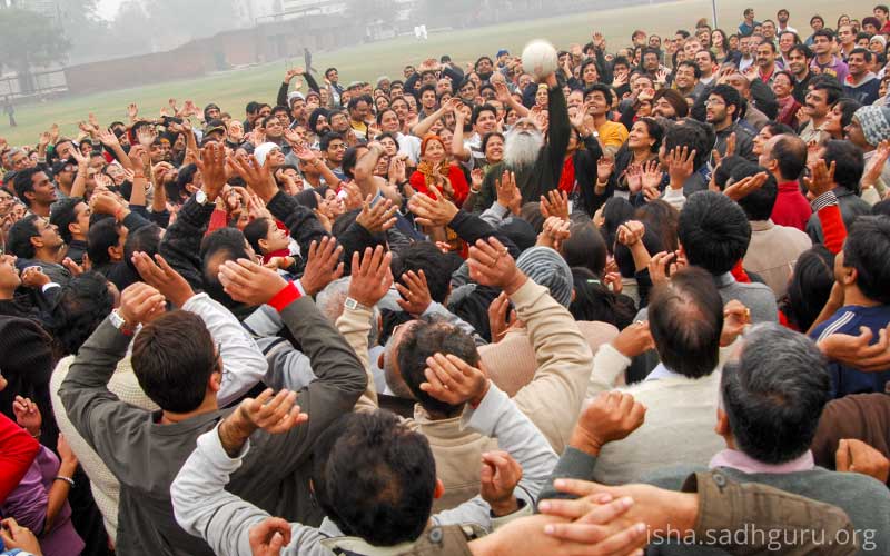 SadhguruJV's tweet photo. The secret of life is to see everything with a non-serious eye, but to be absolutely involved. It’s like a game.
#SadhguruQuotes https://t.co/yRAtzmz5T6