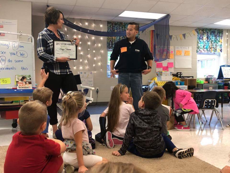SciTeachersofMO's tweet photo. Congrats to @skeansie from @RepublicSchools' Sweeny Elementary for her #STOM2017 Excellence in Sci Teaching Award! Only 1 of 3 K-5 teachers! https://t.co/M2Cn0j66bv