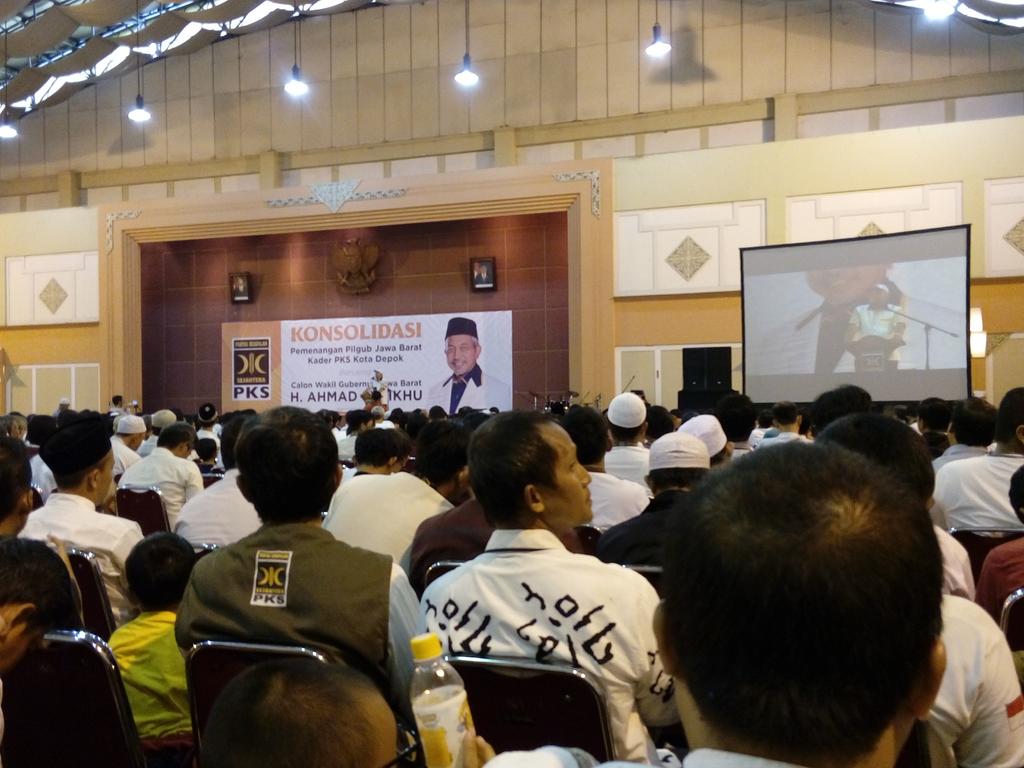 HusainAlmun's tweet photo. Konsolidasi pemenangan Pilgub Jabar

#depokgarakjabarmenang
#demizsyaikhu4jabar https://t.co/uc0sP0TkSq