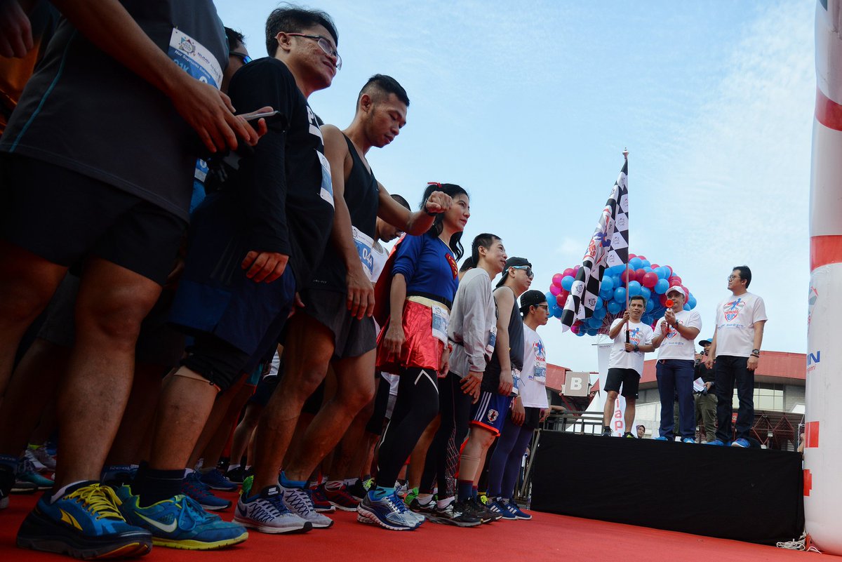 dodybtn's tweet photo. Mrk mau lari pakai kostum superman sesuai tema Heroes Run di ajang Social Expo yg digelar Bank BTN di Jexpo Kemayoran Minggu 20/10 https://t.co/pBDhwdS96u