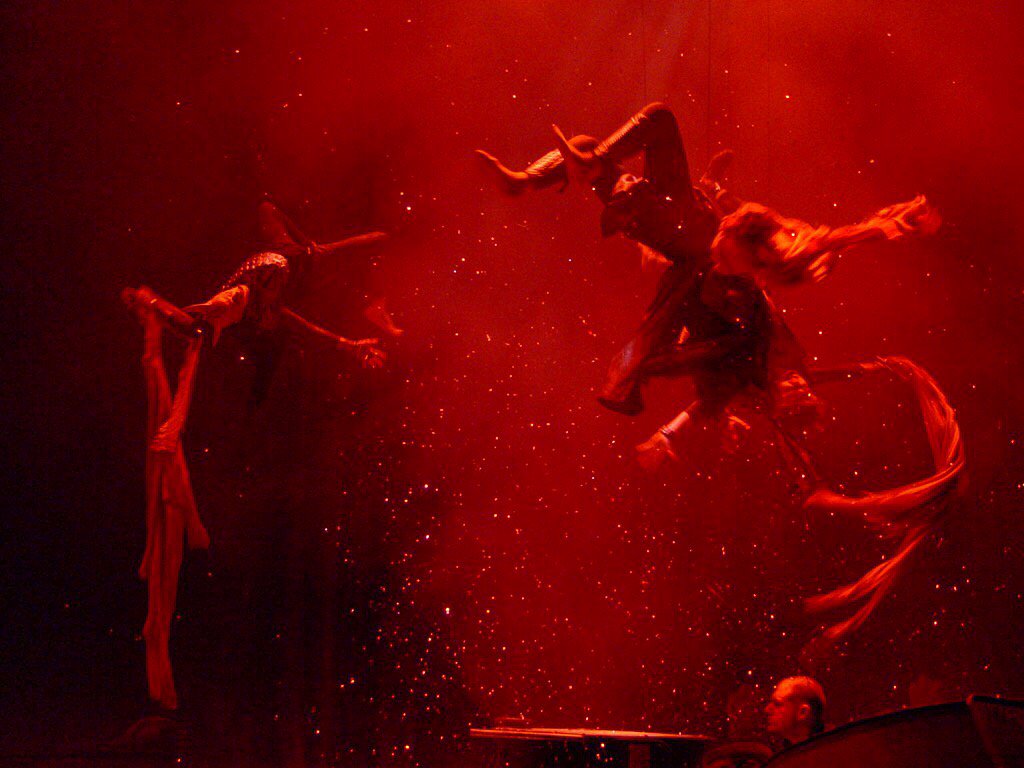 SeraAngels's tweet photo. aaaaaahhhhhhhโฆ๐ถ#SeeBelieveSoar #FlyingEffects #AerialChoreography #Fall #StudioCastRecording https://t.co/qX8MB9IQwp https://t.co/uEQ3z39g1u