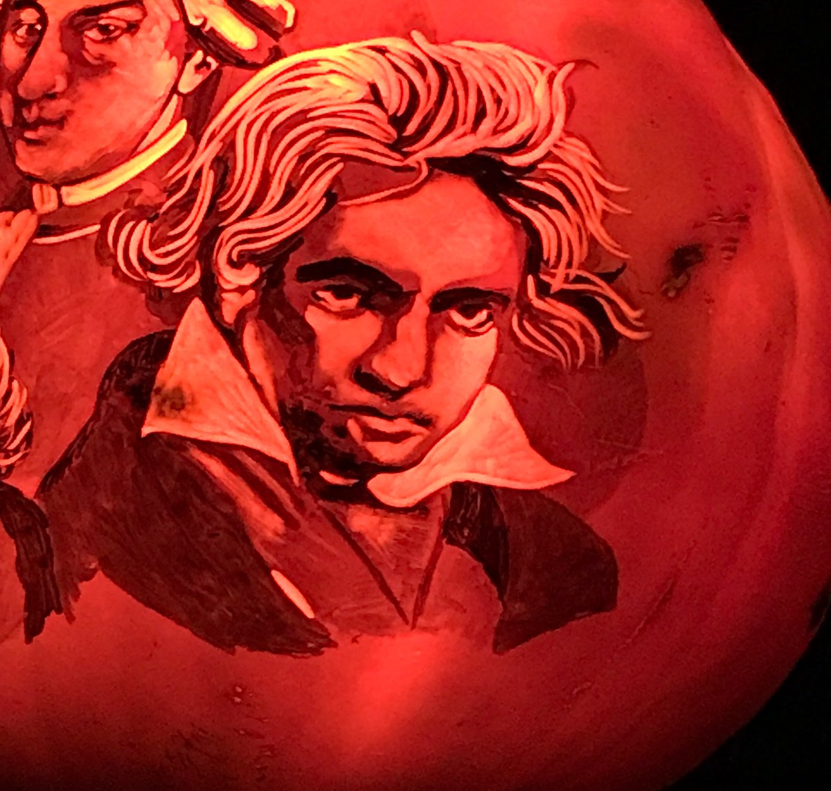 bluprintsgame's tweet photo. Guys, Murr’s wig made it on a pumpkin @Joe_Gatto @SalVulcano @BQQuinn @jamessmurray https://t.co/5COk7hM66S