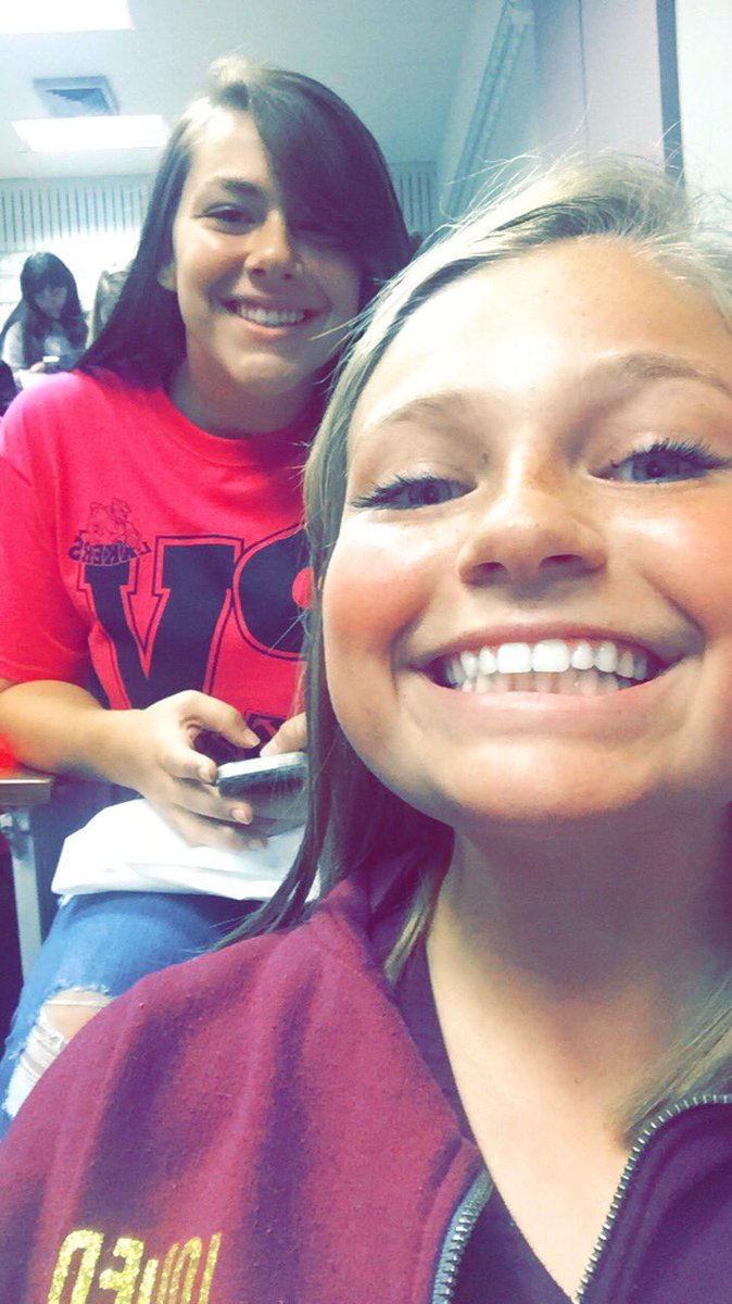 daniellertt's tweet photo. happy sweetest day to my sweetie๐#i'mobsessed #crazybff https://t.co/Va7wlmhdzH
