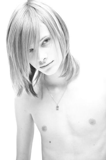 お 性別を感じさせない中性的な男性モデル スタヴ ストラスコくん好きです お 性別を感じさせない中性的な男性モデル スタヴ ストラスコくん好きです