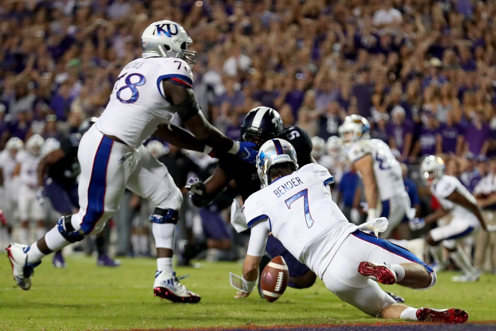 ESPNInsights's tweet photo. TCU limited Kansas to 21 yards Saturday, the fewest yards in a game in Big 12 history and fewest by any FBS team in the past 20 seasons. https://t.co/2v7WEBZX5y