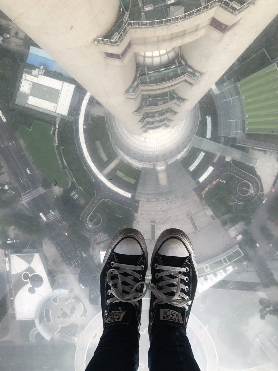 KingsBusEcon's tweet photo. Pearl tower had a 3 hour queue yesterday, so we moved it to this morning. No queue and a fantastic few hours spent in the tower! https://t.co/QTO4722ulC