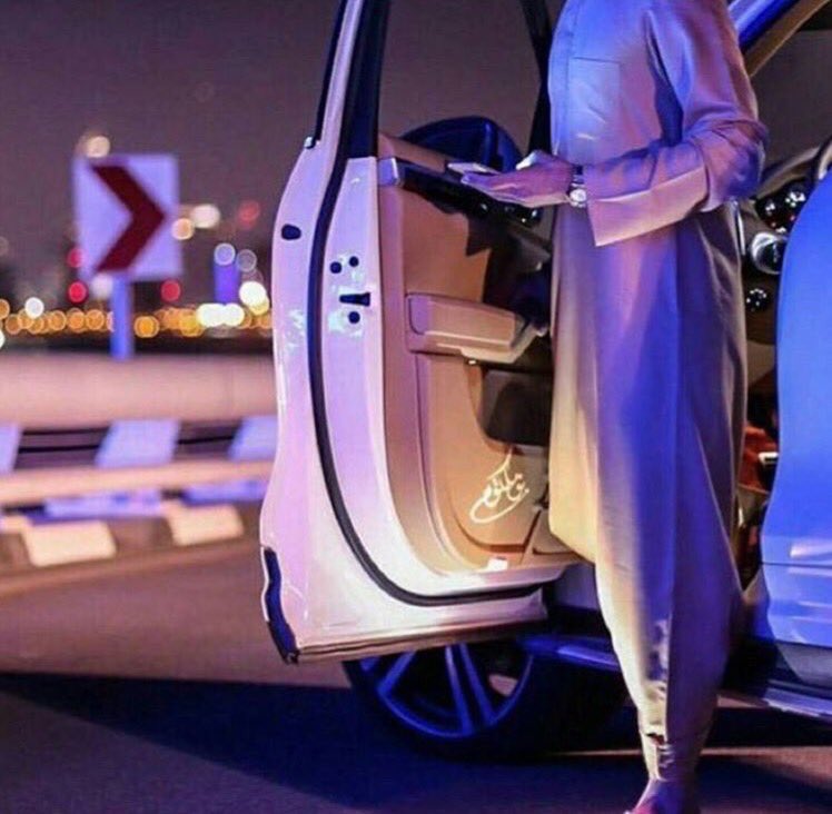 ياصباح الخير  والدنيا عوافي
ابتسم وابدأ صباحك وانت رايق

دامها تشرق ودام الجو صافي
اذكر الله واشكره لو كنت ضايق