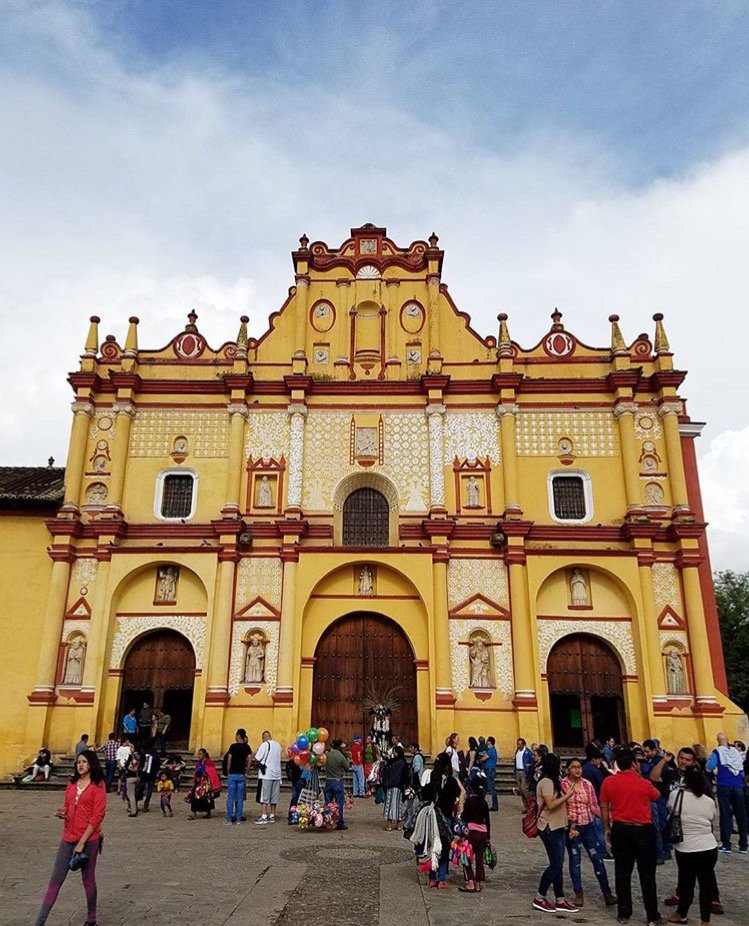 wanderlustppl's tweet photo. San Cristobal de Las Casas #Mexico - what's not to love about a town with canary yellow churches?! Captured by @beyoutifulhope https://t.co/YhCFMe0JWv