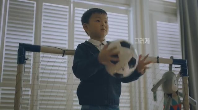 SongManseTH's tweet photo. โฆษณา ZIKiDa มาแว้ว มีหลายคลิปมาก ตามลิ้งค์ไปชมกันเล้ย https://t.co/P5tJryENob #songtriplets #daehanmingukmanse https://t.co/25xVzZ1Z7J
