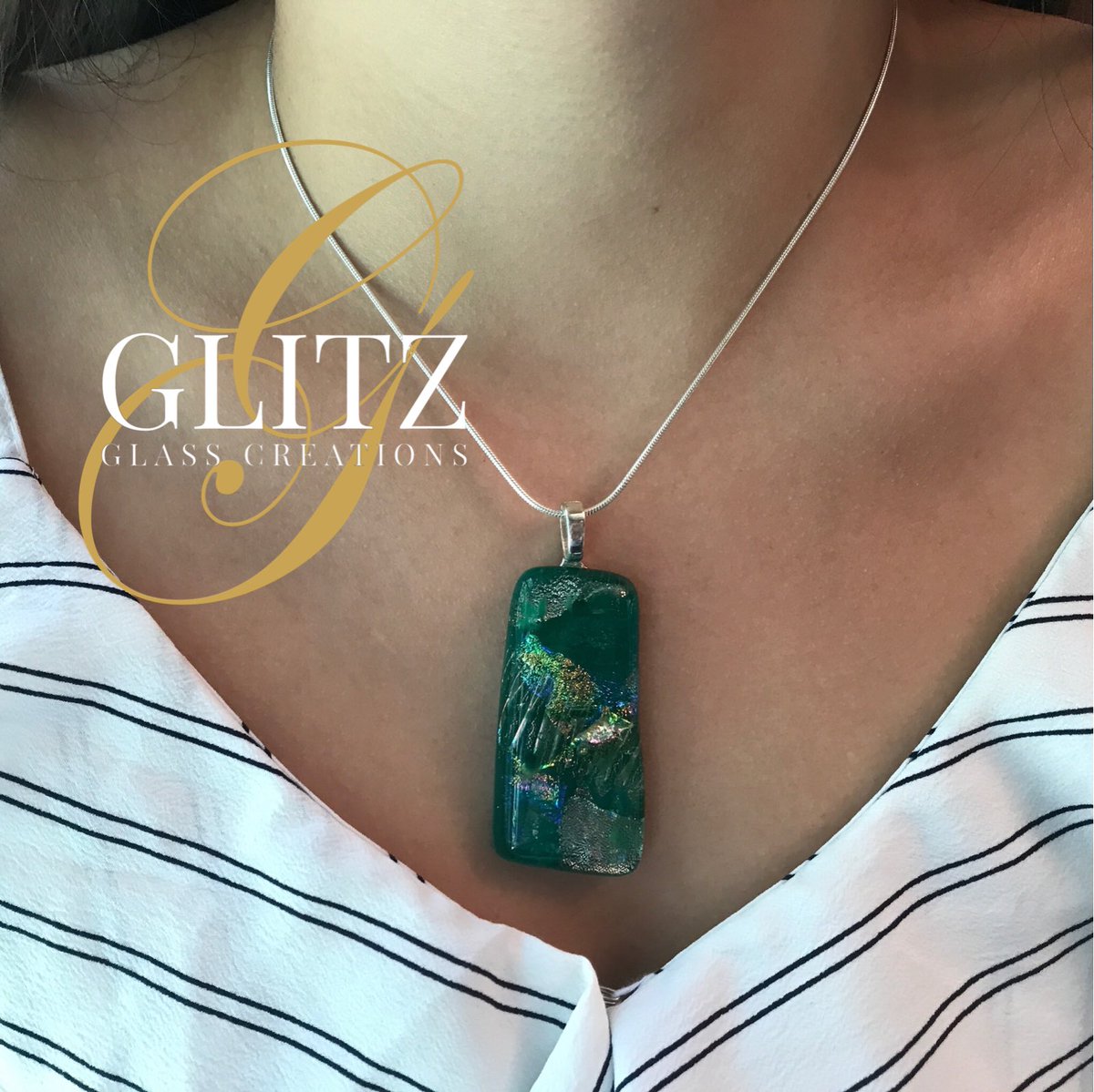Glitzglass1's tweet photo. Beautiful pendant #glitzglasscreations #handmade #imadethis #glass https://t.co/zpFJSfpmg2