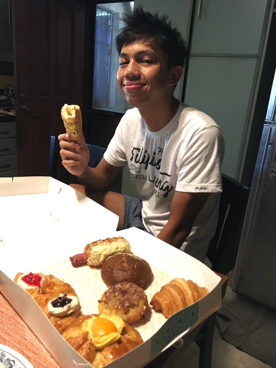 sergiewonder's tweet photo. Thank you @BakersMaisonPH for breakfast. :) 

Happy World Bread month! 🥐🍞🥖

#TastetheWorld #BakersMaisonPH https://t.co/SNlf0Ex7VX
