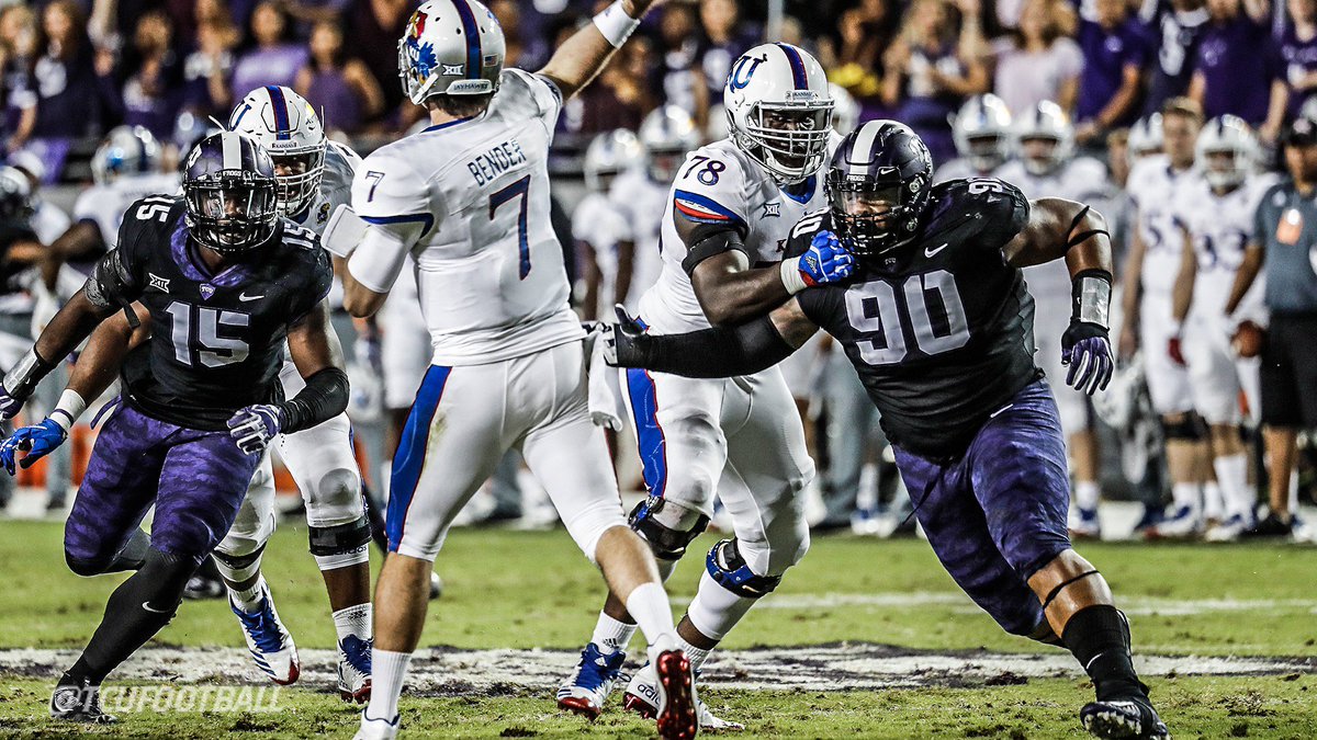 TCUFootball's tweet photo. The 21 yards of total offense allowed tonight is the fewest by an FBS offense in at least the last 20 seasons 😳 #BeatKU https://t.co/FQcdWh0PWX