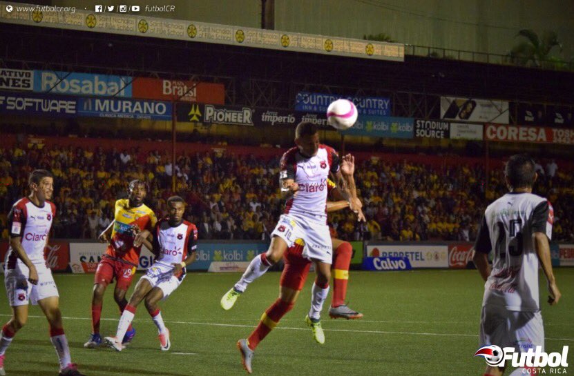 FutbolCR's tweet photo. #Apertura2017 #CSHvLDA 3-2
¡Final en el Rosabal @csherediano1921 remontó en el epílogo y derrotó a @ldacr.
Datos:
📊→https://t.co/5ydkGGLvgE https://t.co/ez5kZBeGjE