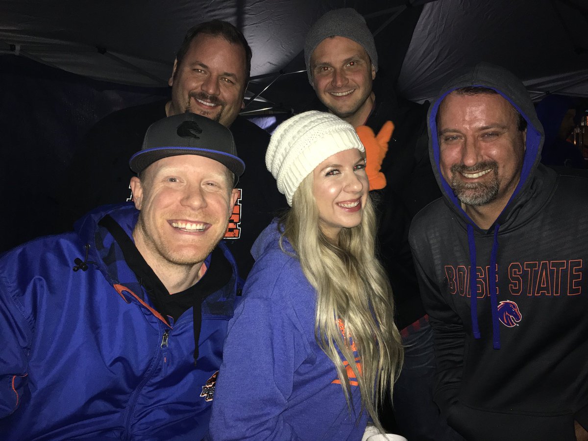 JohnPrahl's tweet photo. Best tailgate of the year! Too much fun!! #208TmoTailgate https://t.co/dXdA1WF1Pf