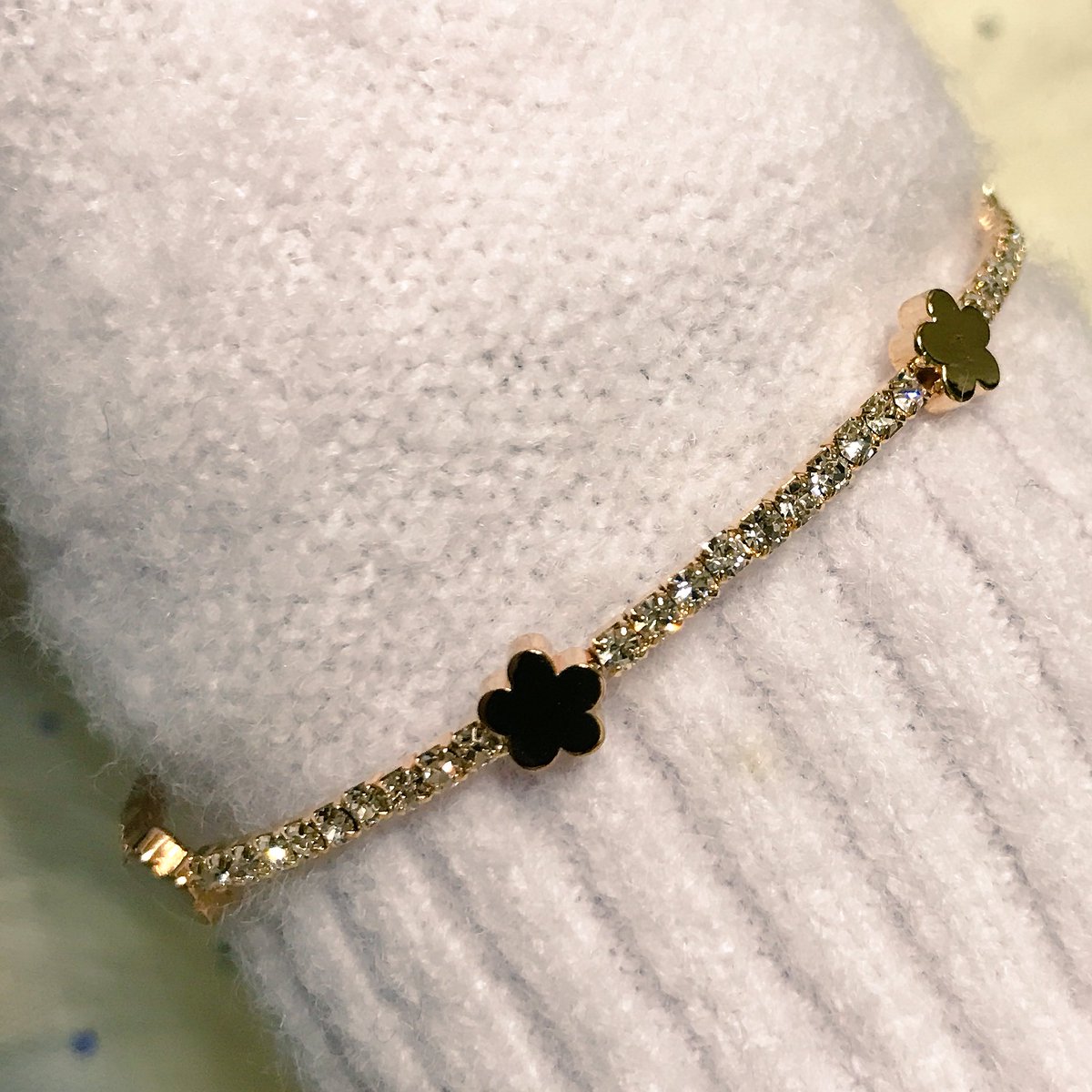 TedBerry_jp's tweet photo. 🔸🔸🔸🔸🔸🔸🔸🔸🔸🔸🔸
きらきらのバングルがかわいい💖
メルカリで販売中🗝750円〜🐰🍬
新品💫送料無料💫
🔸🔸🔸🔸🔸🔸🔸🔸🔸🔸🔸 https://t.co/8ZY0Nvl1UB